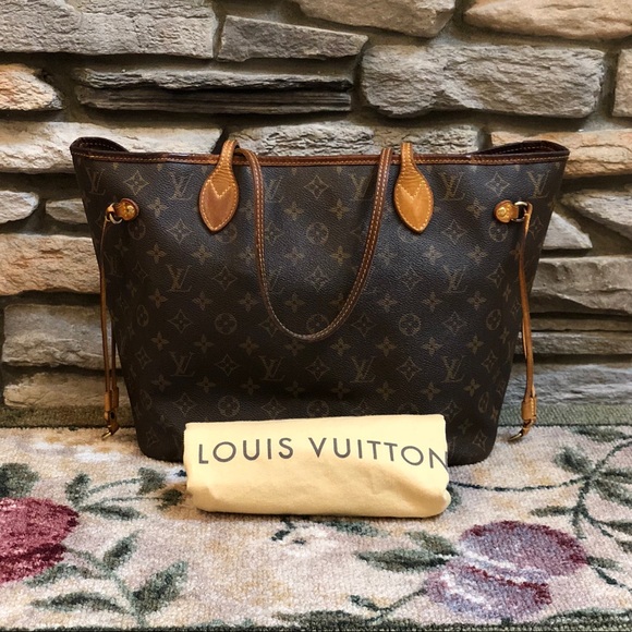Louis Vuitton Handbags - Louis Vuitton Neverfull Monogram MM